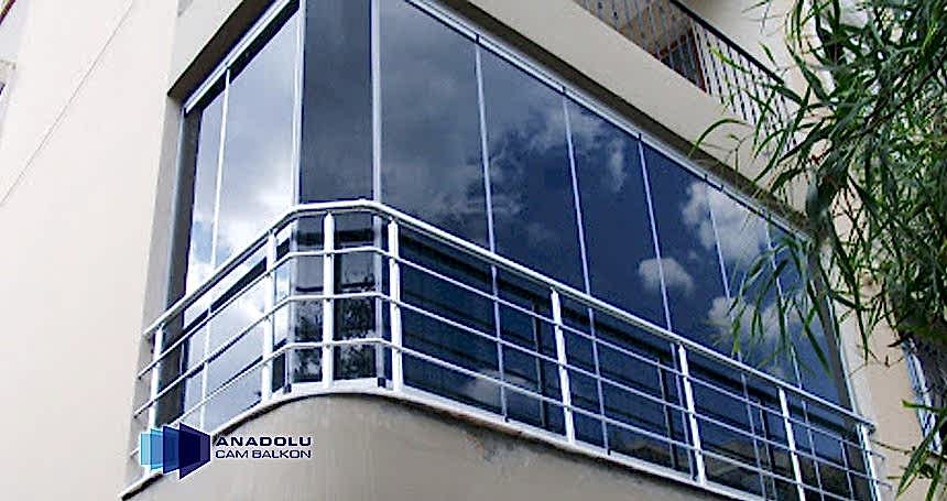 siyah cam balkon